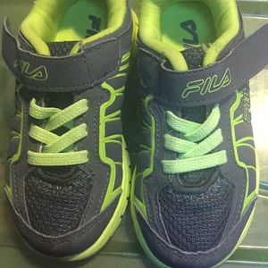 Toddler boys tennis shoes